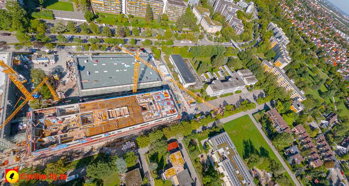 02.09.2022 - Baustelle Grundschule am Karl-Marx-Ring und Villa in der Niederalmstraße 16 in Neuperlach